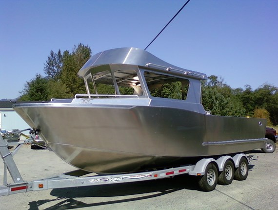 26-x-85-surf-pierce-hull
