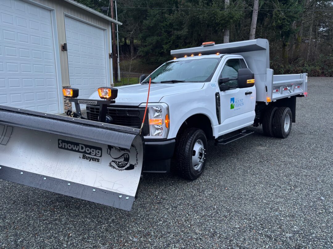 Dumping Body with Snowplow for City of Mt Vernon
