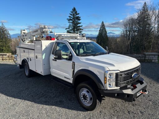 Service Body with Large Crane and Accessories for City of Everett